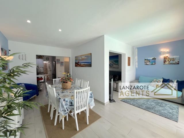 Chalet de 3 habitaciones en Playa Blanca, Yaiza en venta - 435.000 € (Ref: 10005989)