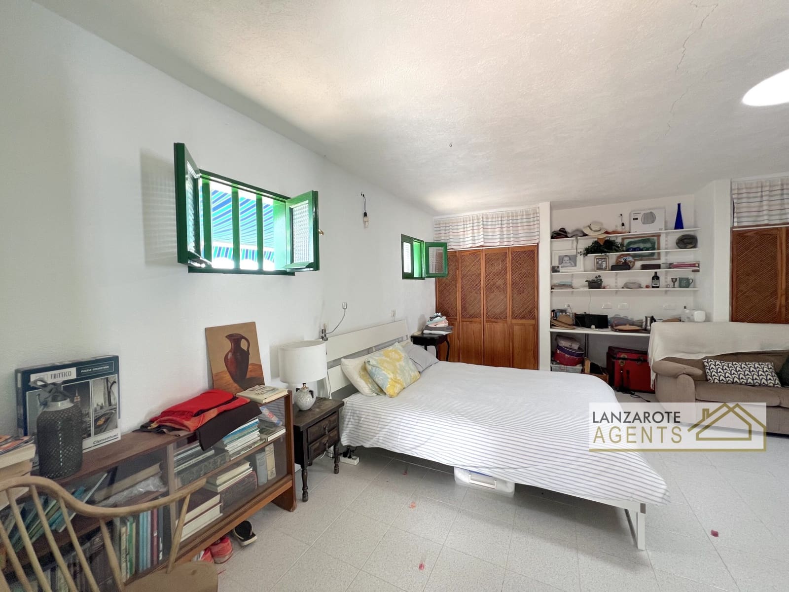 3 bedroom Villa for sale in Yaiza with garage - € 325,000 (Ref: 10012279)