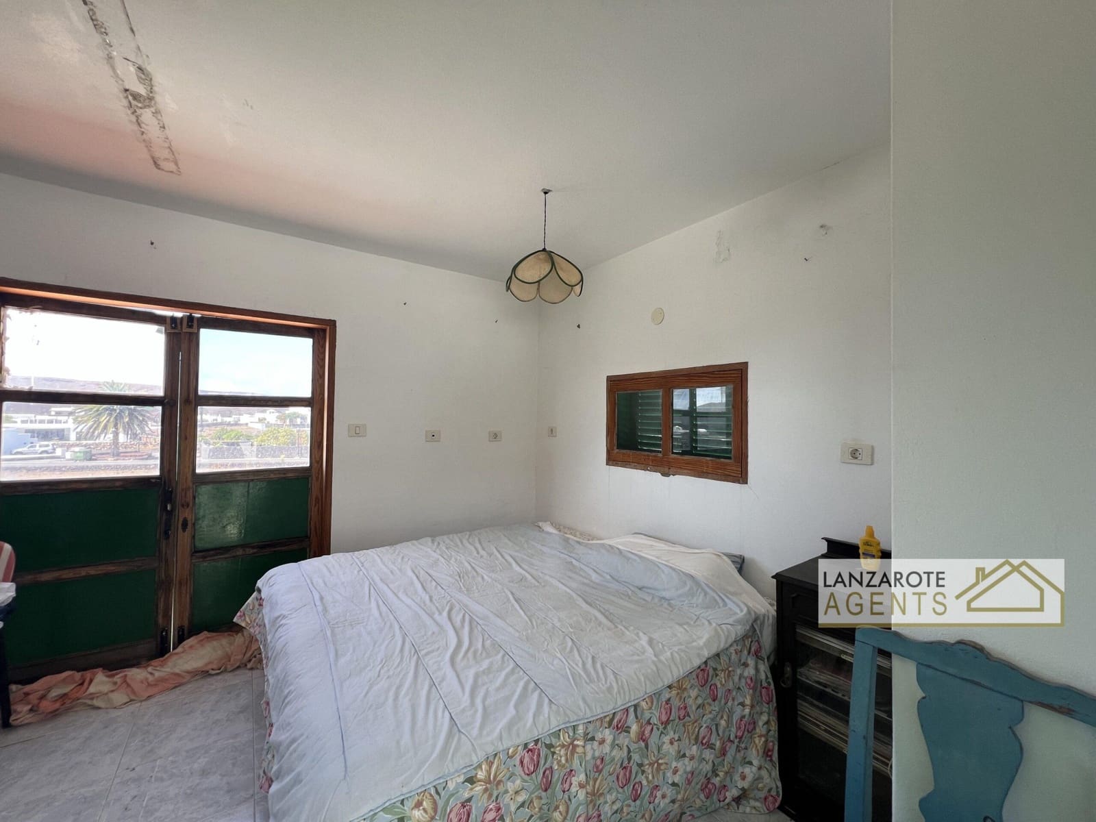 3 bedroom Villa for sale in Yaiza with garage - € 325,000 (Ref: 10012279)
