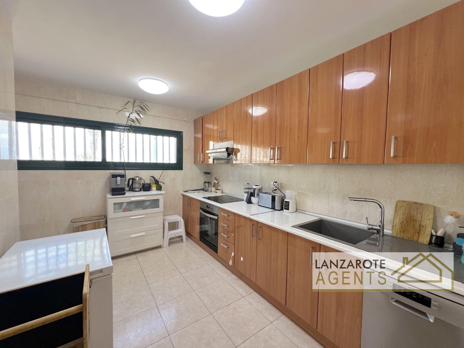 2 bedroom Villa for sale in Playa Blanca - € 315,000 (Ref: 10021387)