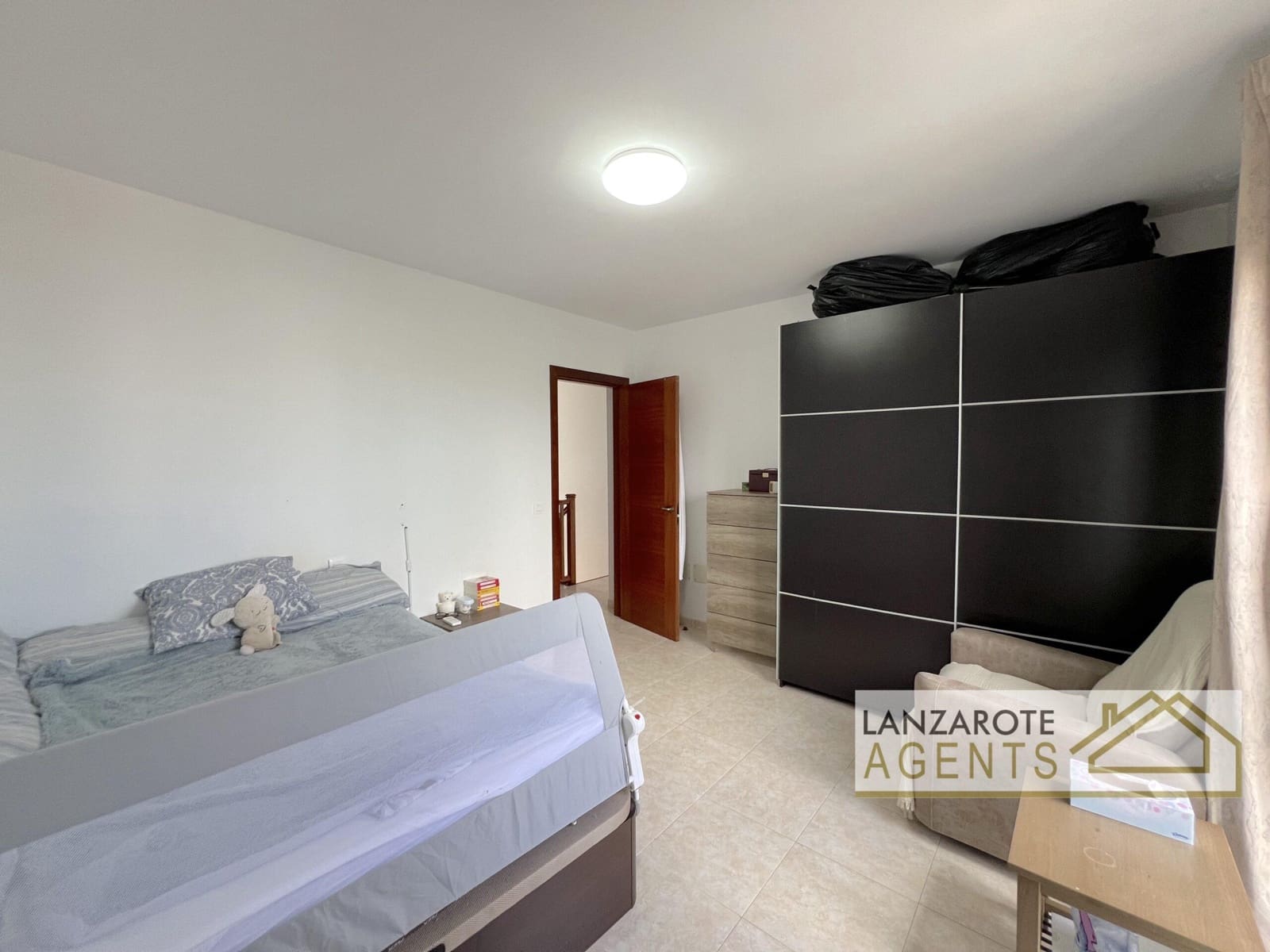 2 bedroom Villa for sale in Playa Blanca - € 315,000 (Ref: 10021387)