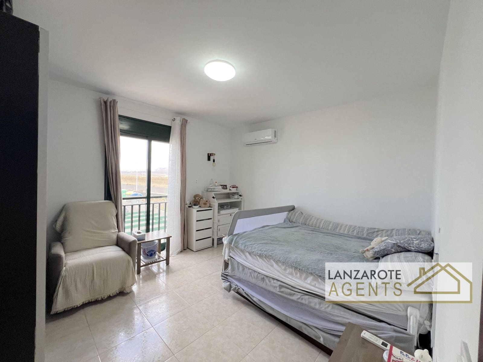 2 bedroom Villa for sale in Playa Blanca - € 315,000 (Ref: 10021387)