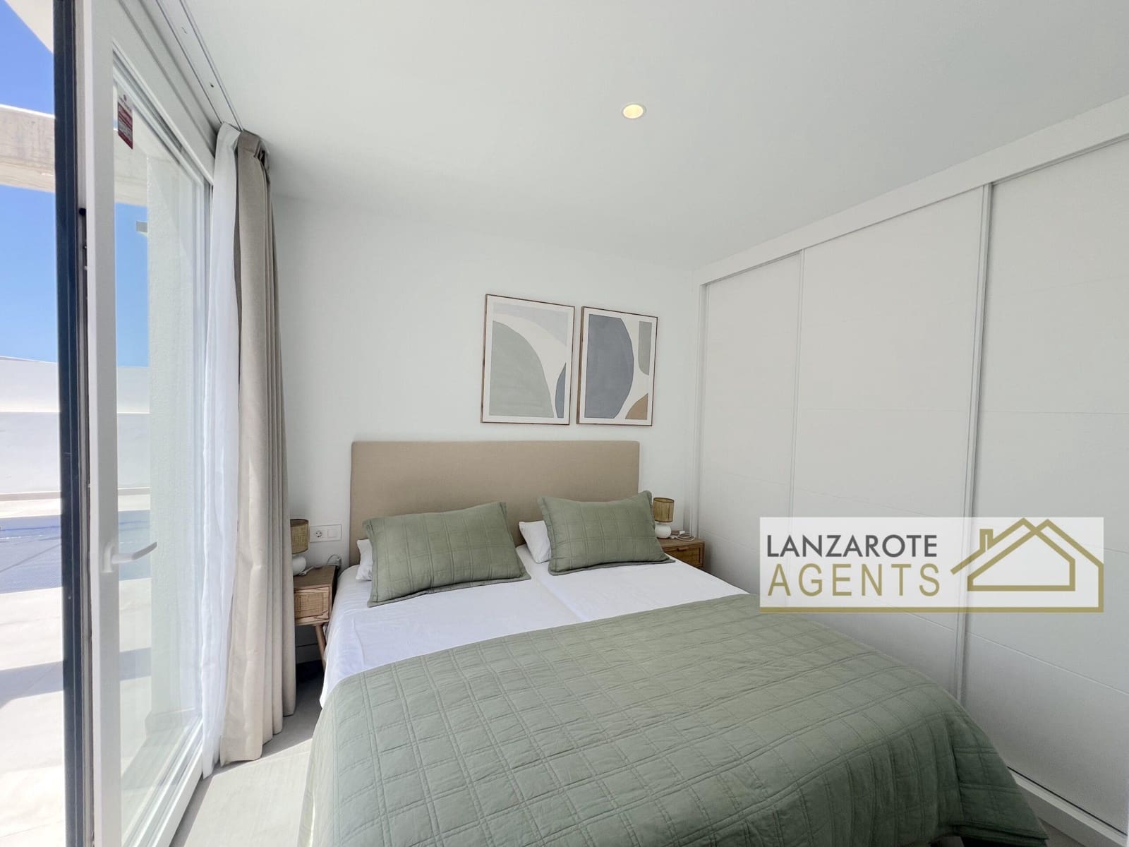 3 bedroom Villa for rent in Playa Blanca with pool - € 3,000 (Ref: 10044201)