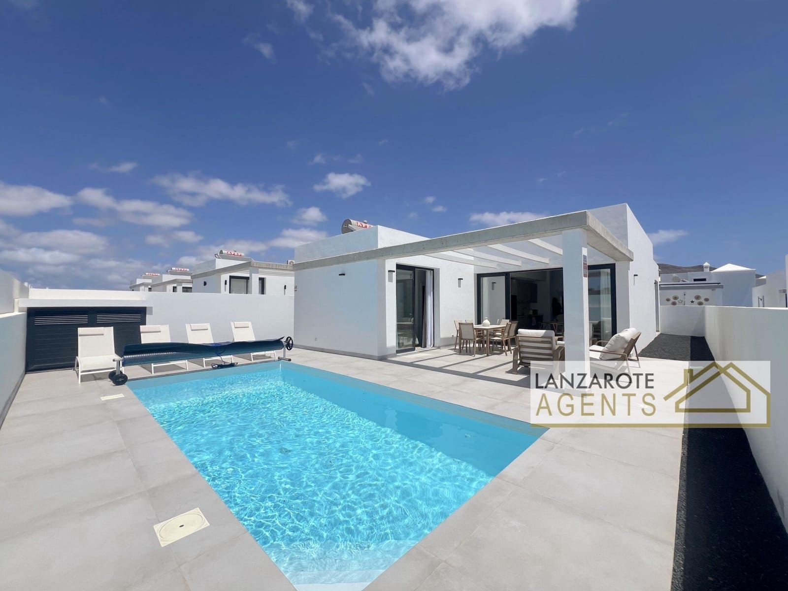3 bedroom Villa for rent in Playa Blanca with pool - € 3,000 (Ref: 10044201)