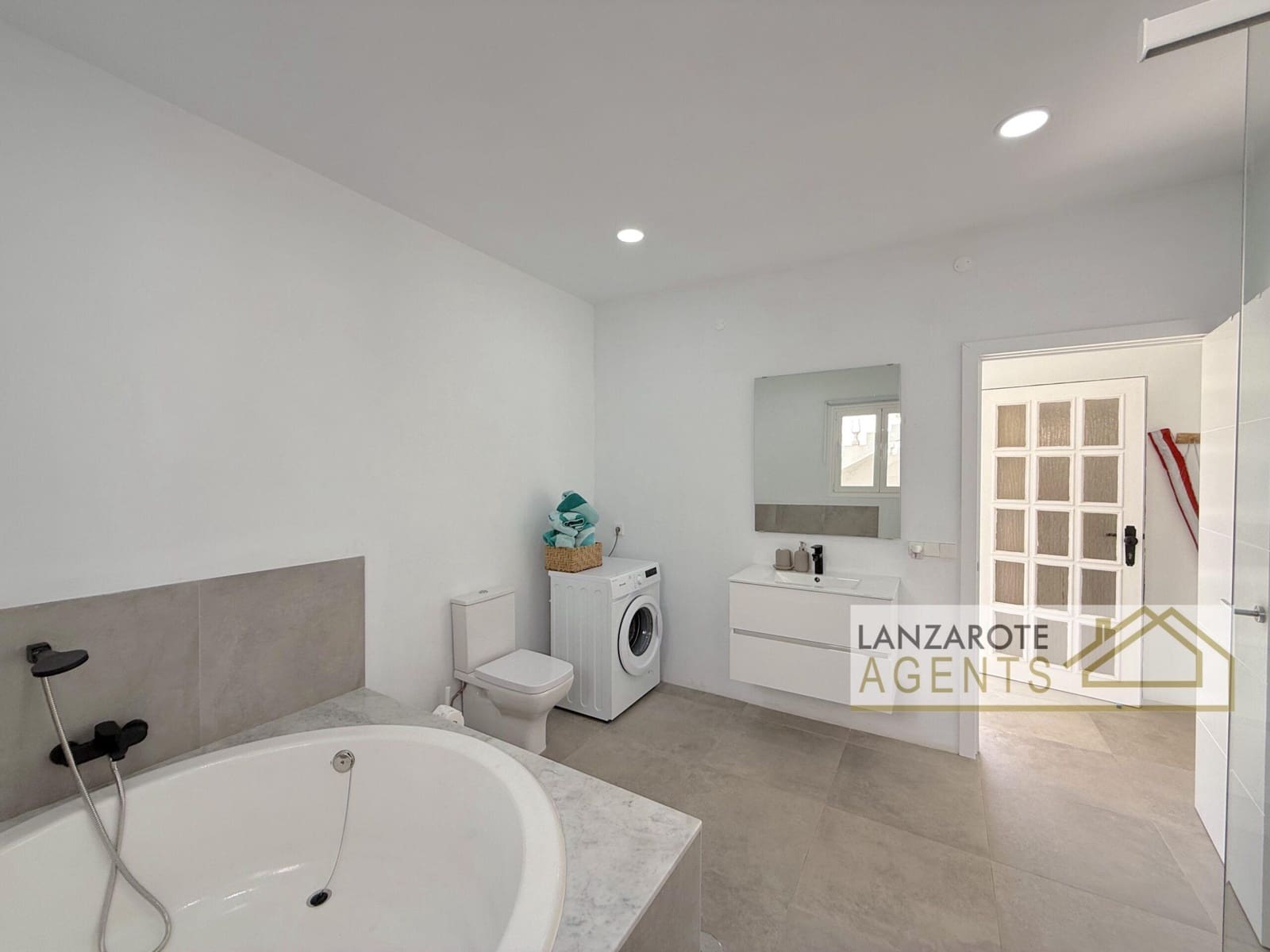 7 soveværelse Finca/Landehus til salg i Puerto Calero med swimmingpool garage - € 1.750.000 (Ref: 10048520)