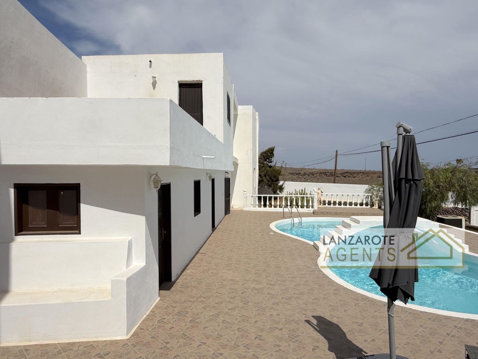 7 soveværelse Finca/Landehus til salg i Puerto Calero med swimmingpool garage - € 1.750.000 (Ref: 10048520)