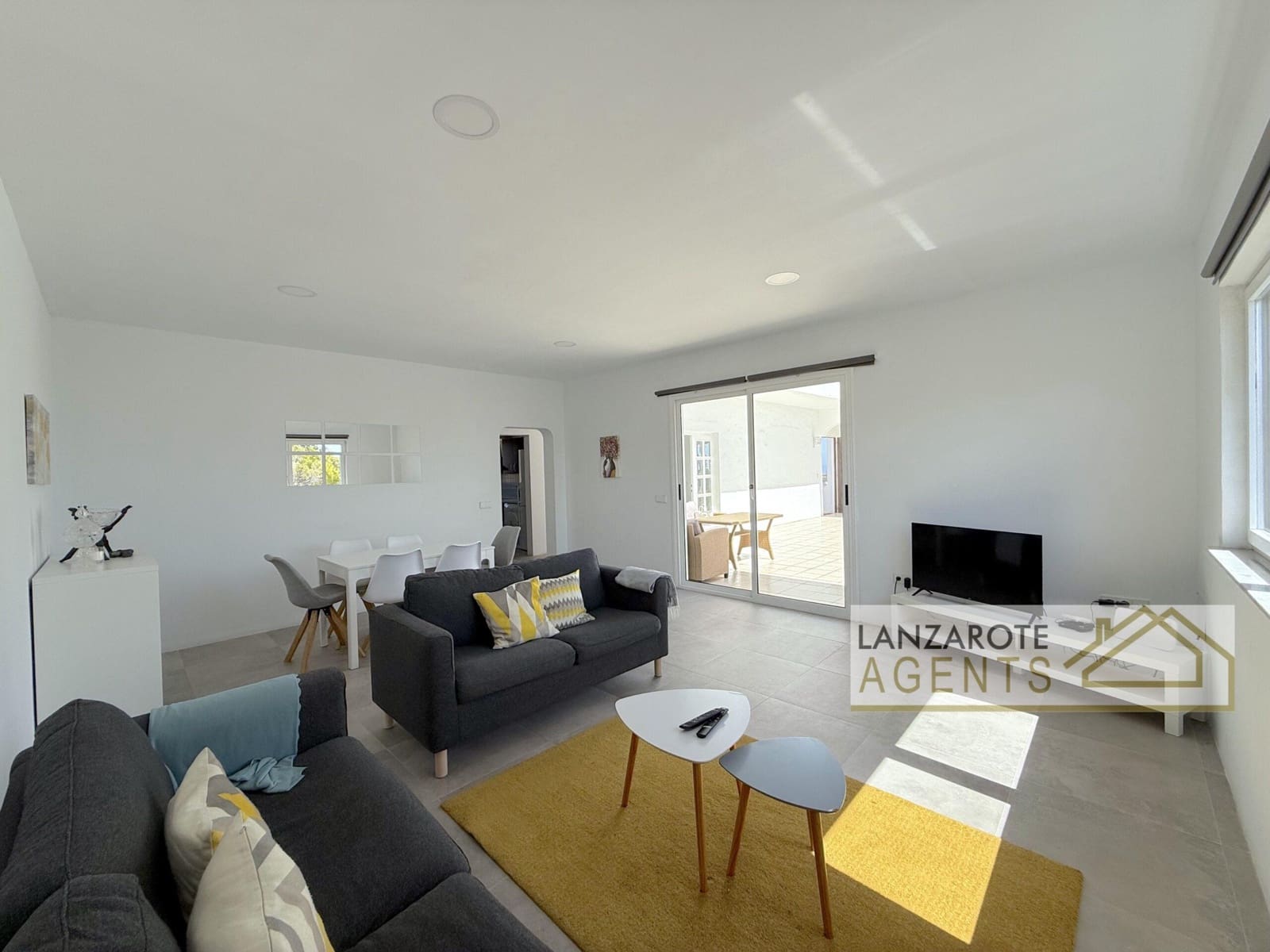7 soveværelse Finca/Landehus til salg i Puerto Calero med swimmingpool garage - € 1.750.000 (Ref: 10048520)