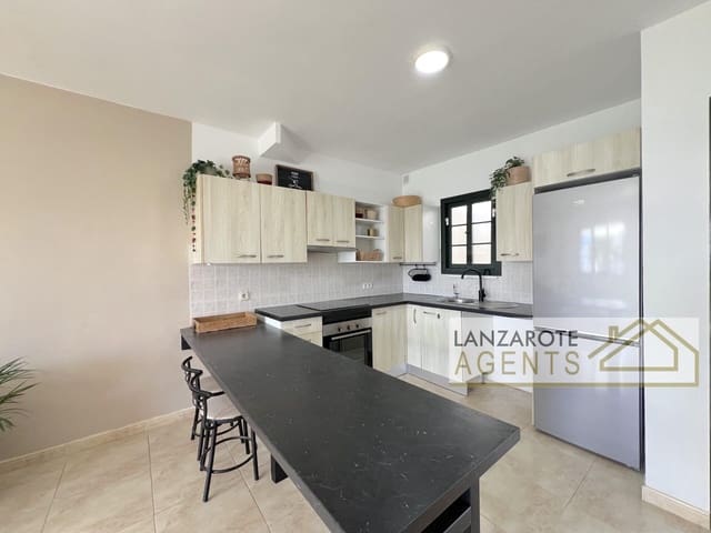 Adosado de 2 habitaciones en Playa Blanca, Yaiza en venta - 315.000 € (Ref: 10080145)