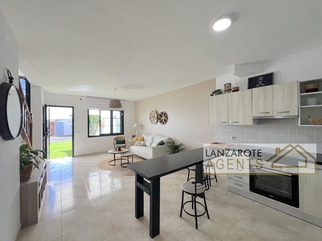 Adosado de 2 habitaciones en Playa Blanca, Yaiza en venta - 315.000 € (Ref: 10080145)