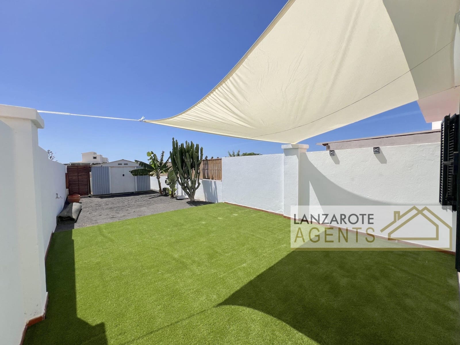 Adosado de 2 habitaciones en Playa Blanca en venta - 315.000 € (Ref: 10080145)