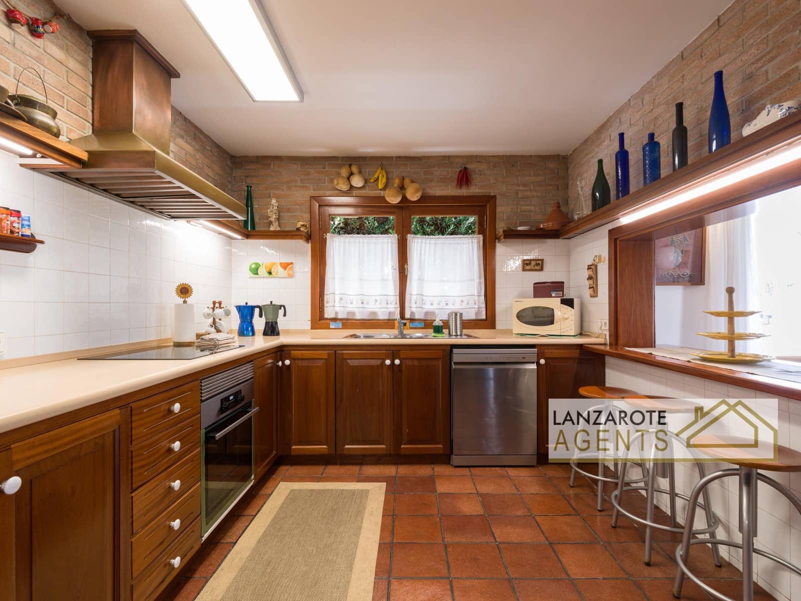 6 slaapkamer Villa te koop in Playa del Cable met zwembad garage - € 1.045.000 (Ref: 10093945)