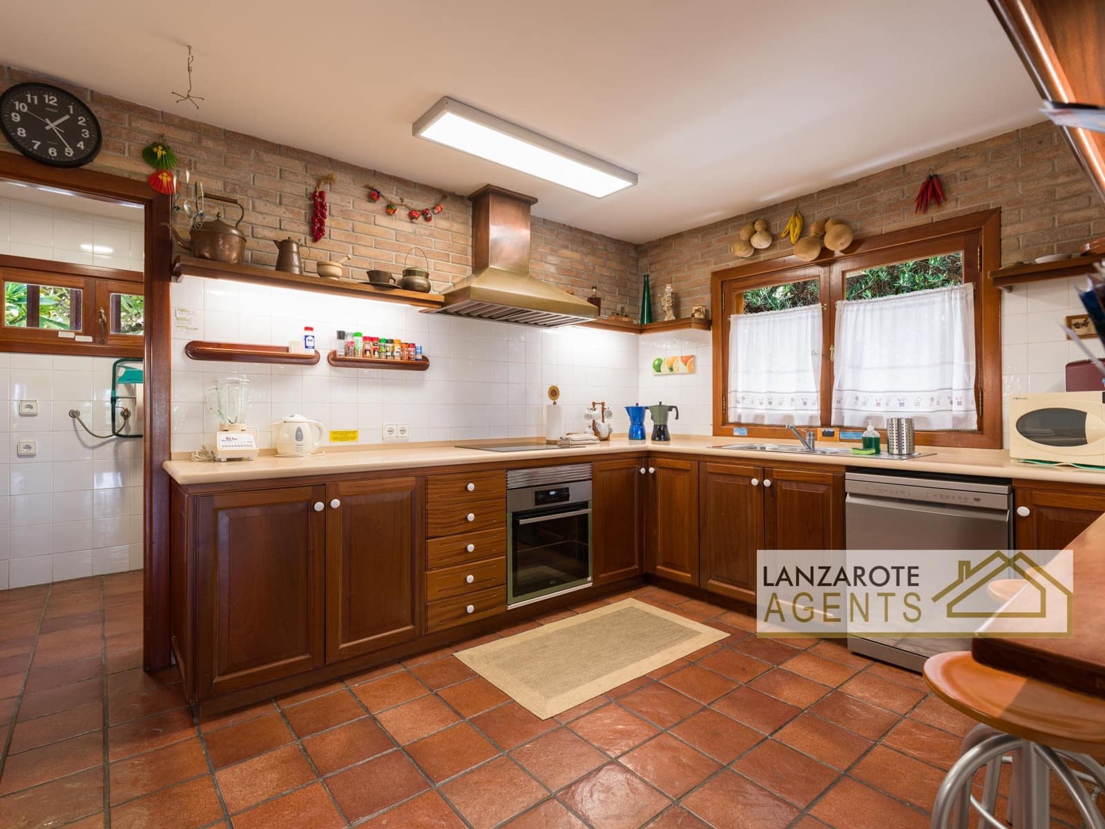 6 slaapkamer Villa te koop in Playa del Cable met zwembad garage - € 1.045.000 (Ref: 10093945)