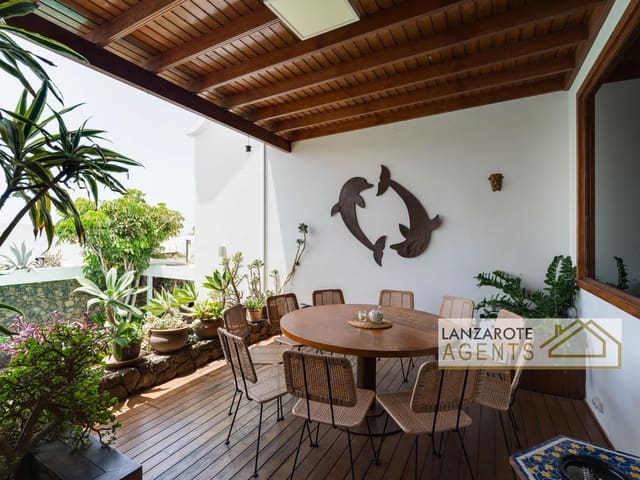 Chalet de 6 habitaciones en Playa del Cable, Arrecife en venta con piscina garaje - 1.045.000 € (Ref: 10093945)