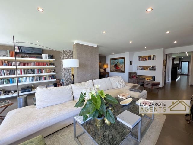 8 makuuhuone Huvila myytävänä paikassa Playa Blanca, Yaiza mukana uima-altaan 
autotalli - 2 495 000 € (Ref: 10130968)