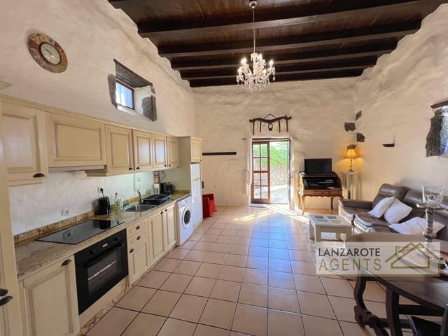 Chalet de 1 habitación en Teguise en alquiler con piscina - 1.200 € (Ref: 10135229)