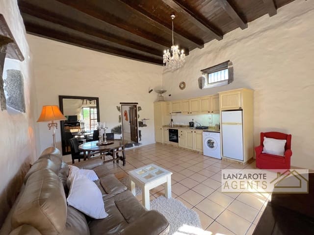 Chalet de 1 habitación en Teguise en alquiler con piscina - 1.200 € (Ref: 10135229)