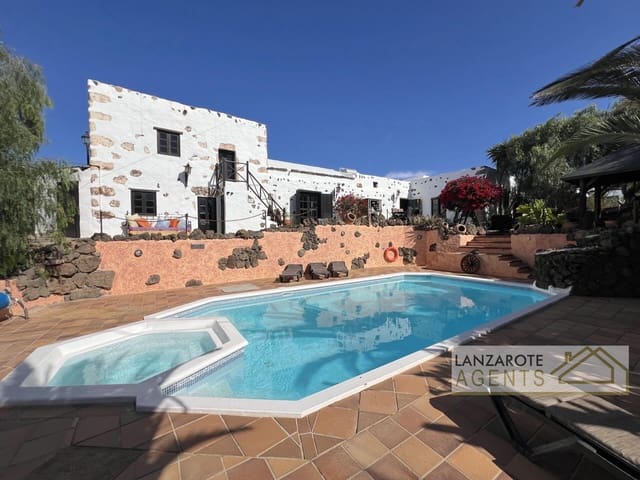 Chalet de 1 habitación en Teguise en alquiler con piscina - 1.200 € (Ref: 10135229)