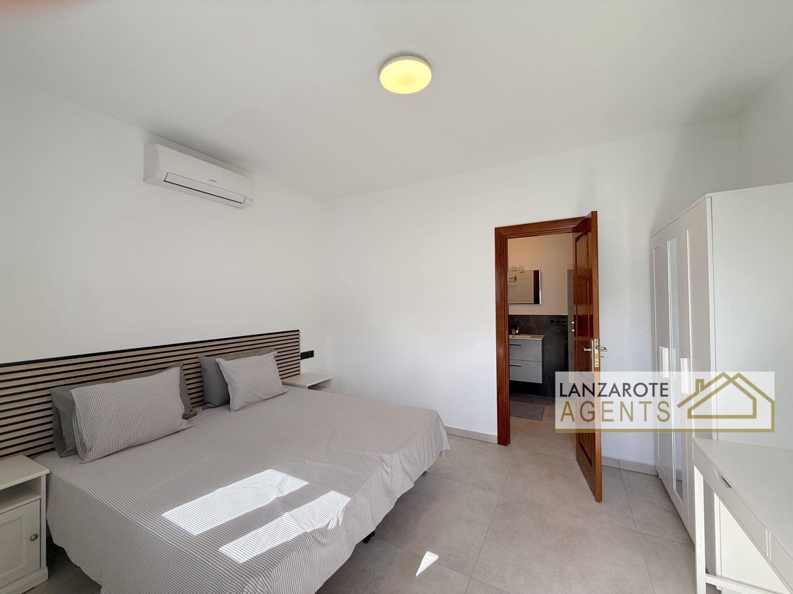 4 quarto Moradia para venda em Playa Blanca com piscina garagem - 699 000 € (Ref: 10145339)