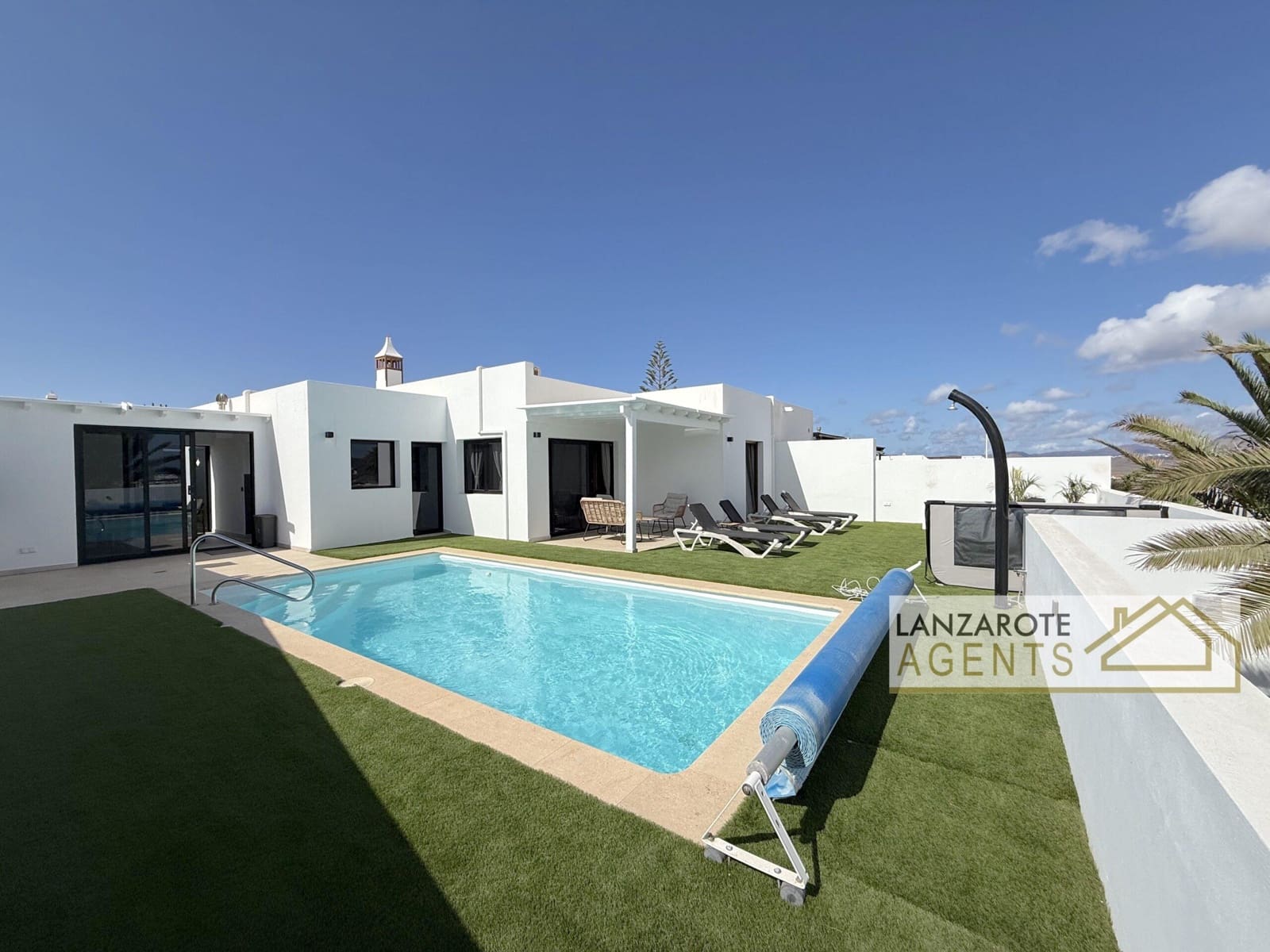 4 quarto Moradia para venda em Playa Blanca com piscina garagem - 699 000 € (Ref: 10145339)