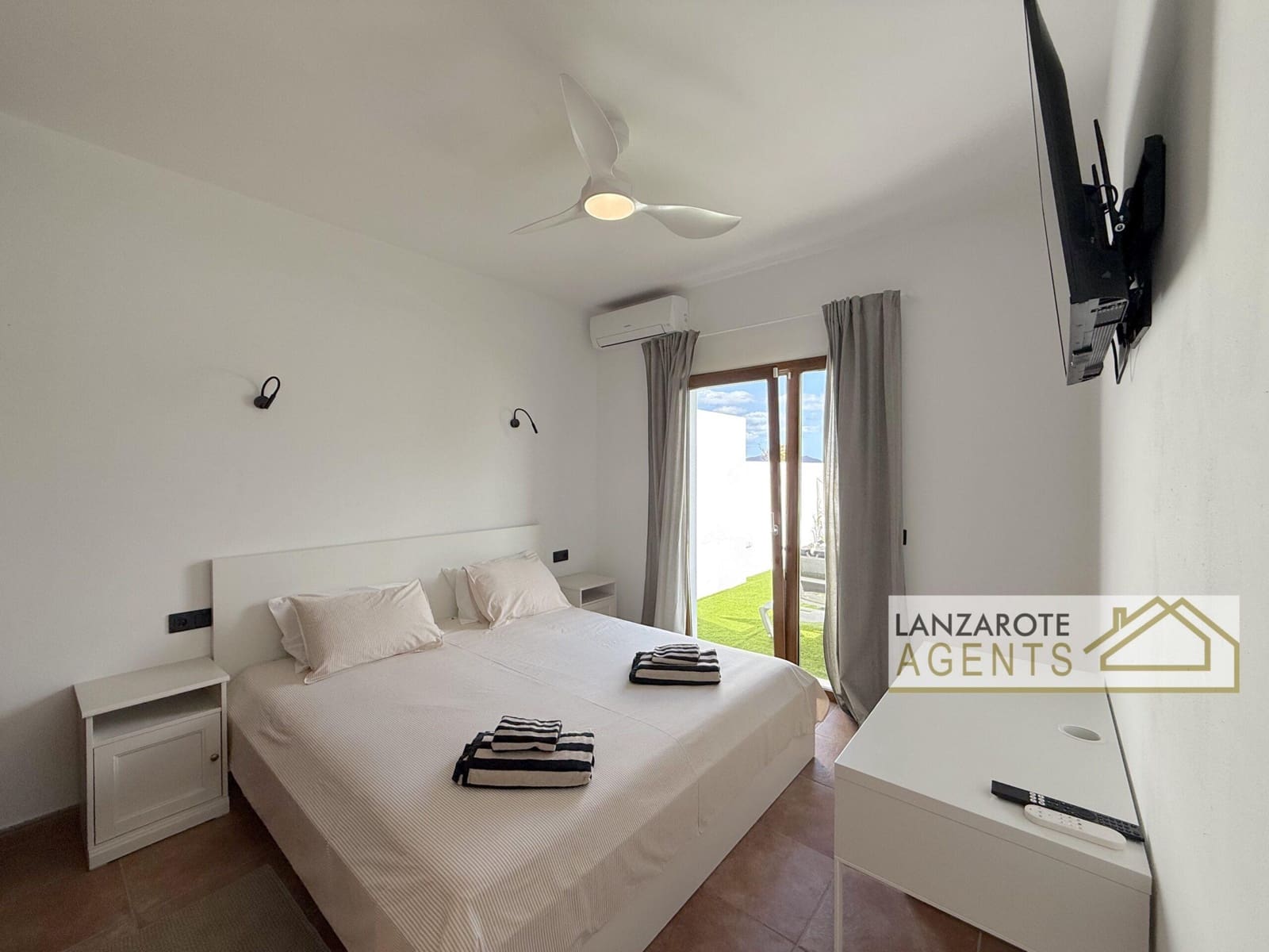 4 quarto Moradia para venda em Playa Blanca com piscina garagem - 699 000 € (Ref: 10145339)