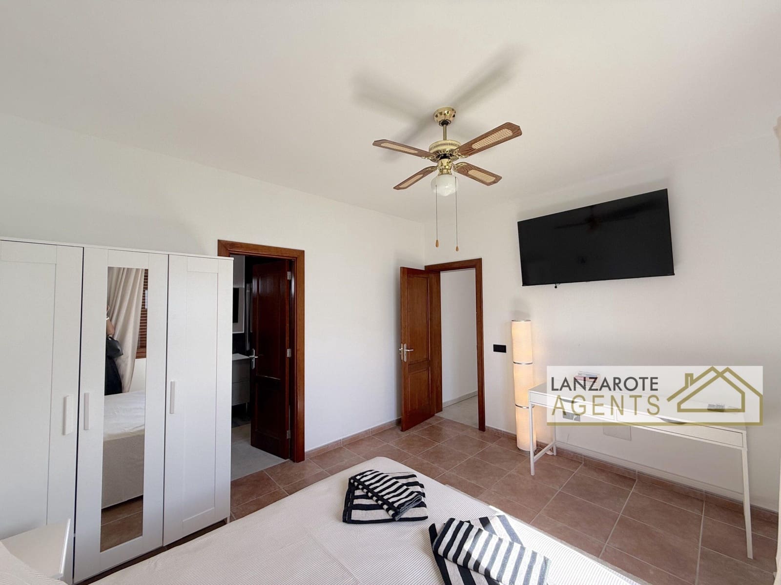 4 quarto Moradia para venda em Playa Blanca com piscina garagem - 699 000 € (Ref: 10145339)