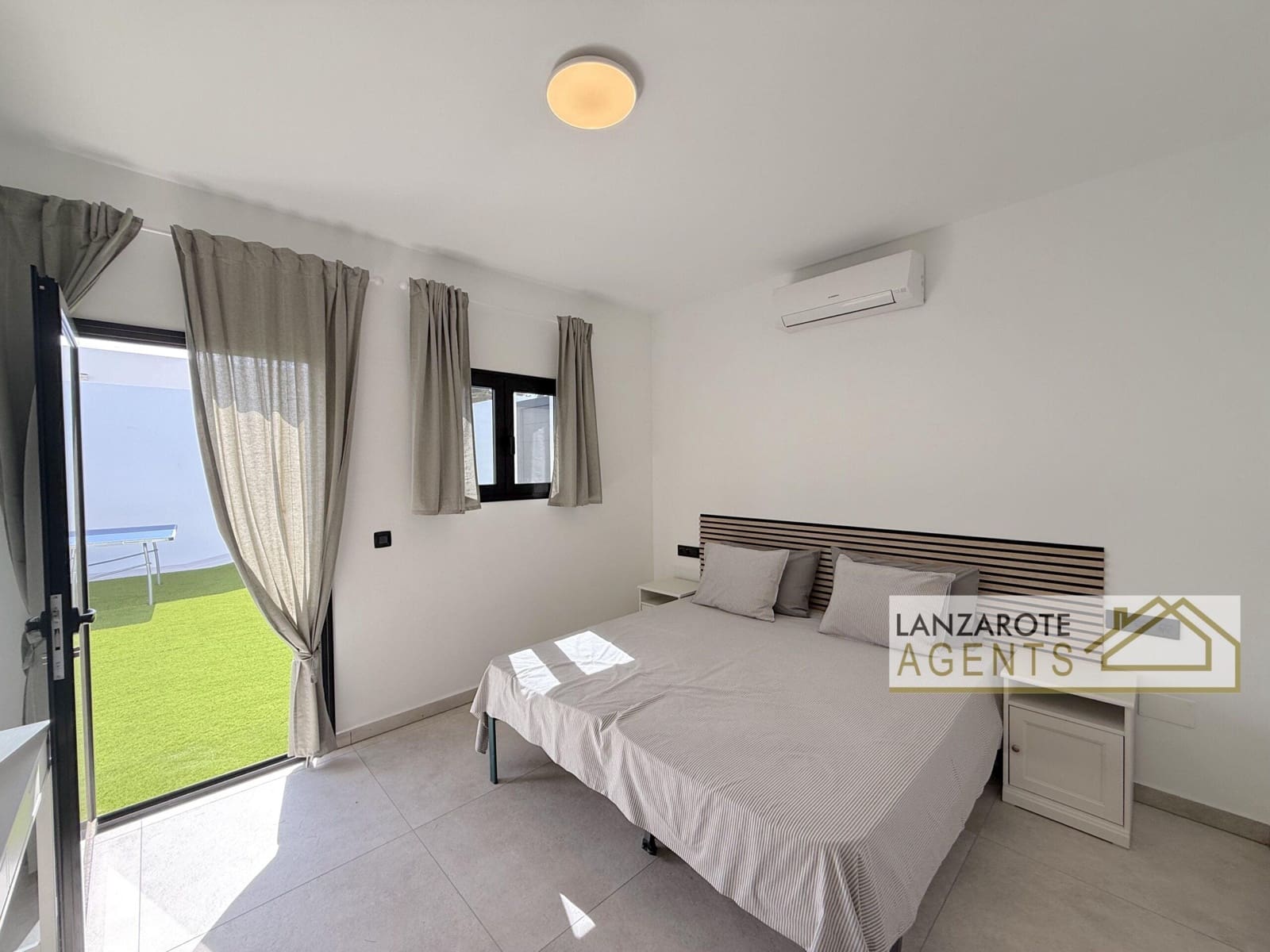 4 quarto Moradia para venda em Playa Blanca com piscina garagem - 699 000 € (Ref: 10145339)