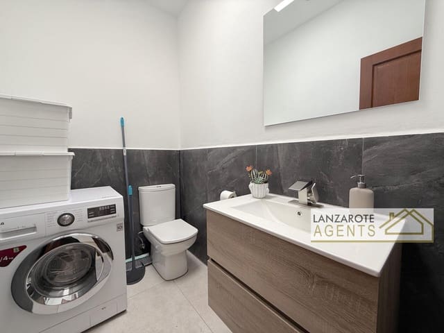 4 quarto Moradia para venda em Playa Blanca, Yaiza com piscina garagem - 699 000 € (Ref: 10145339)