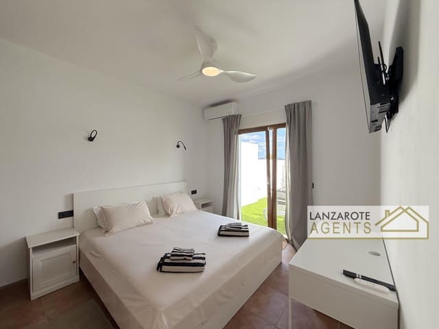 4 quarto Moradia para venda em Playa Blanca, Yaiza com piscina garagem - 699 000 € (Ref: 10145339)