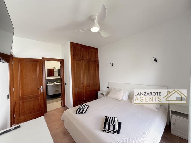 4 quarto Moradia para venda em Playa Blanca, Yaiza com piscina garagem - 699 000 € (Ref: 10145339)