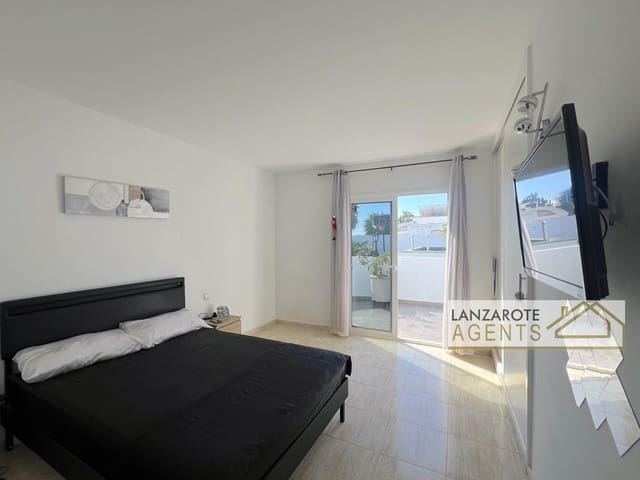 4 sypialnia Dom blizniak na sprzedaż w Playa Blanca, Yaiza z basenem - 625 000 € (Ref: 10148140)