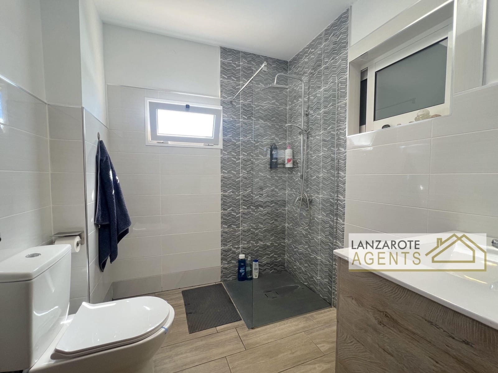 4 sypialnia Dom blizniak na sprzedaż w Playa Blanca z basenem - 625 000 € (Ref: 10148140)