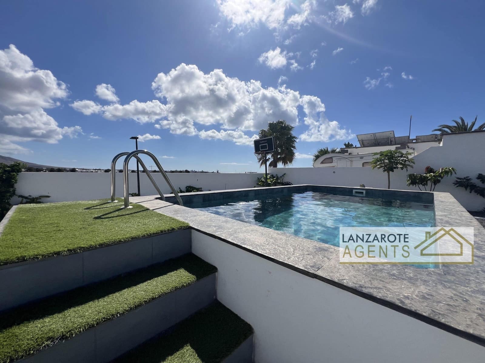 4 sypialnia Dom blizniak na sprzedaż w Playa Blanca z basenem - 625 000 € (Ref: 10148140)