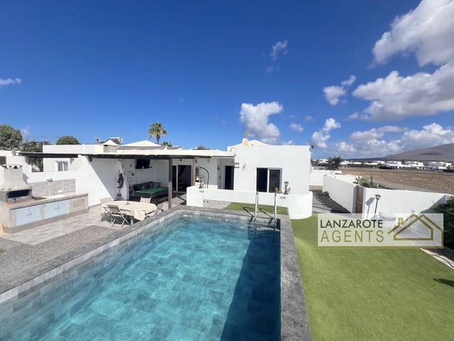 4 sypialnia Dom blizniak na sprzedaż w Playa Blanca, Yaiza z basenem - 625 000 € (Ref: 10148140)