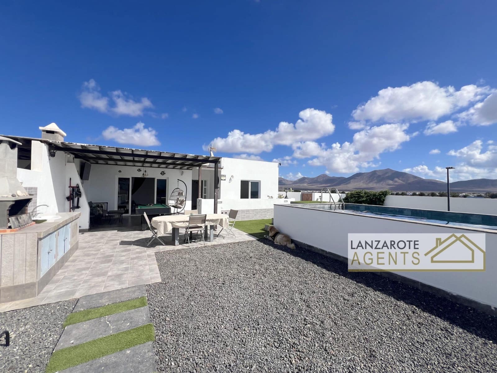 4 sypialnia Dom blizniak na sprzedaż w Playa Blanca z basenem - 625 000 € (Ref: 10148140)