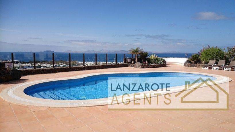 5 sypialnia Willa na sprzedaż w Playa Blanca z basenem - 1 480 000 € (Ref: 5548606)