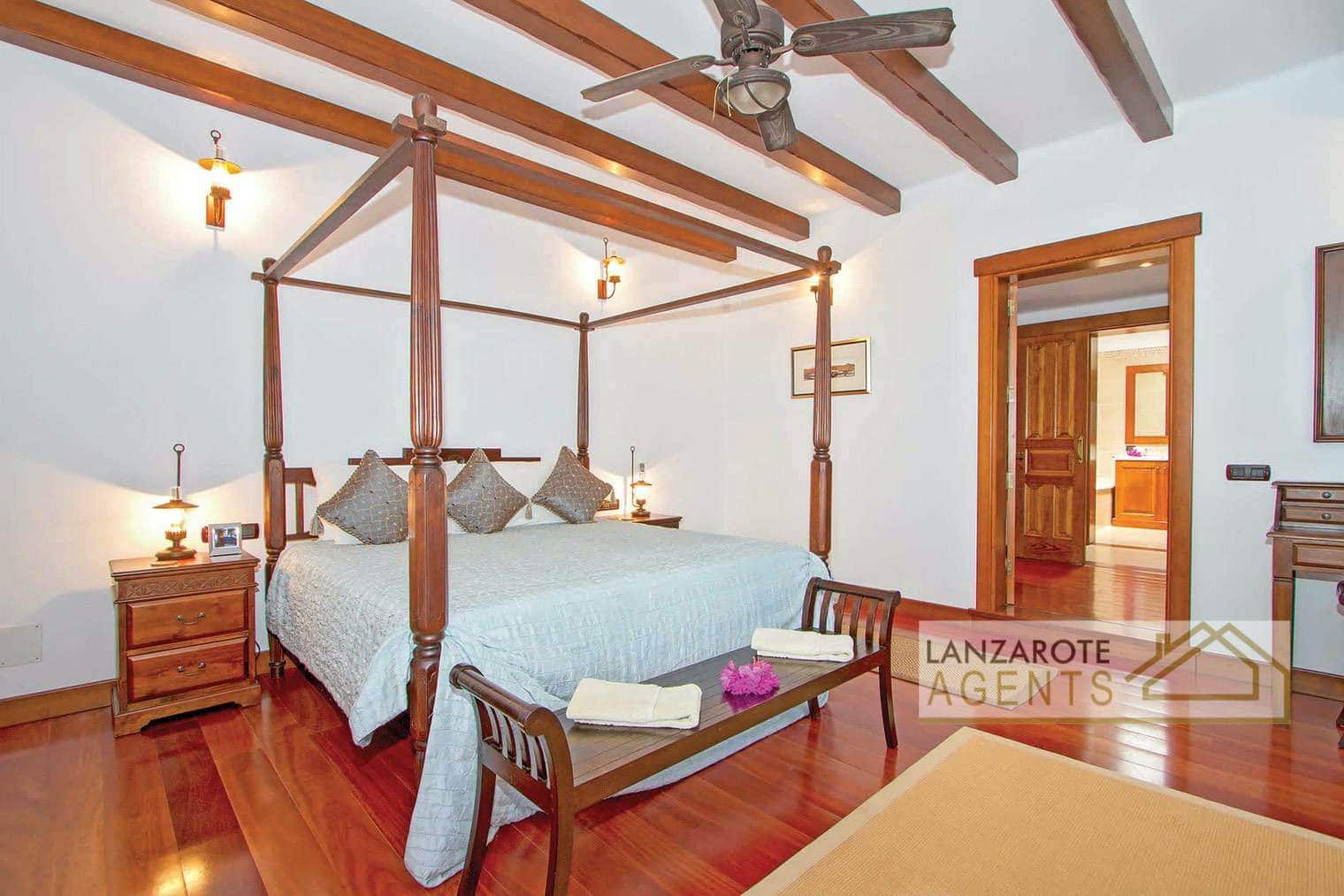 5 sypialnia Willa na sprzedaż w Playa Blanca z basenem - 1 480 000 € (Ref: 5548606)