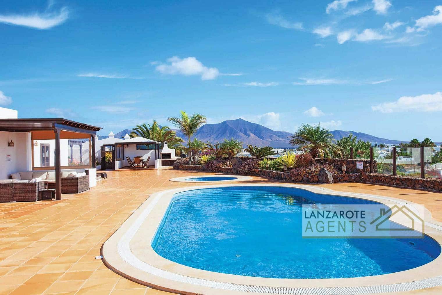 5 sypialnia Willa na sprzedaż w Playa Blanca z basenem - 1 480 000 € (Ref: 5548606)