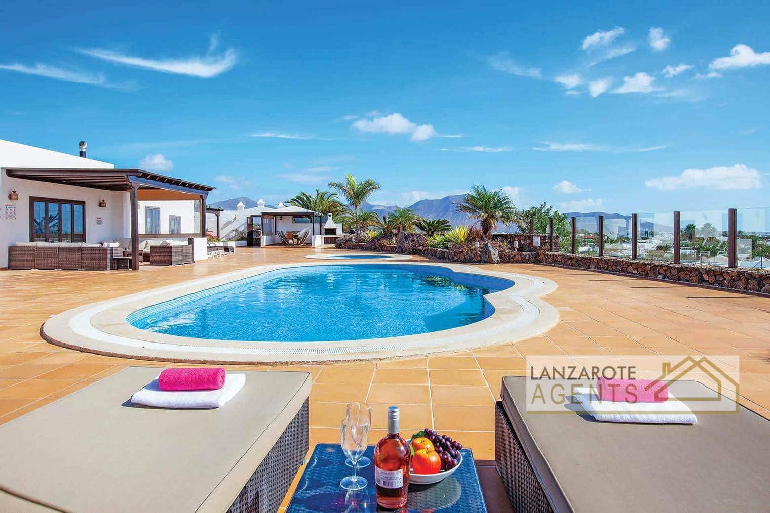 5 sypialnia Willa na sprzedaż w Playa Blanca z basenem - 1 480 000 € (Ref: 5548606)