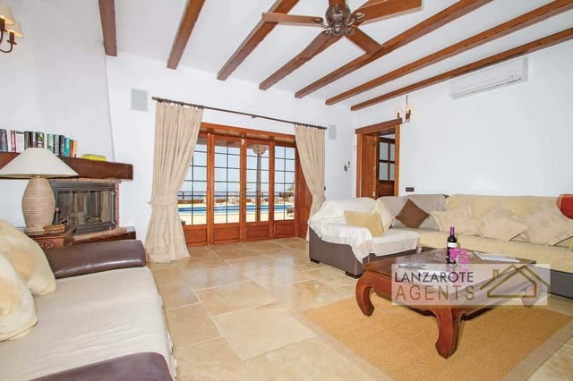 5 quarto Moradia para venda em Playa Blanca, Yaiza com piscina - 1 480 000 € (Ref: 5548606)