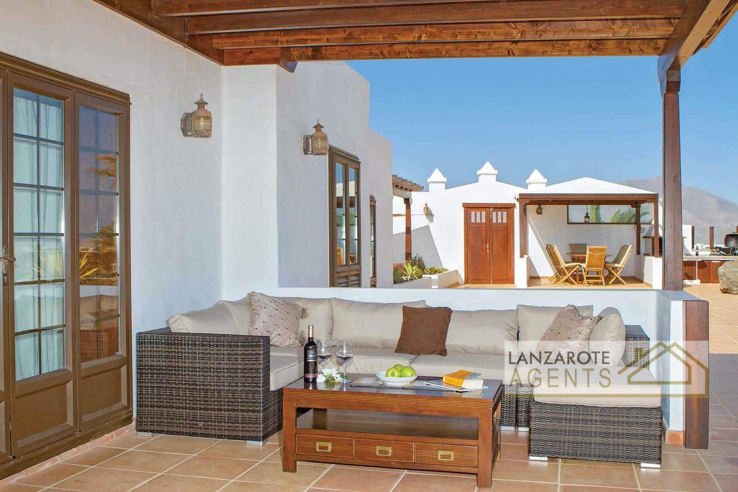 5 sypialnia Willa na sprzedaż w Playa Blanca z basenem - 1 480 000 € (Ref: 5548606)