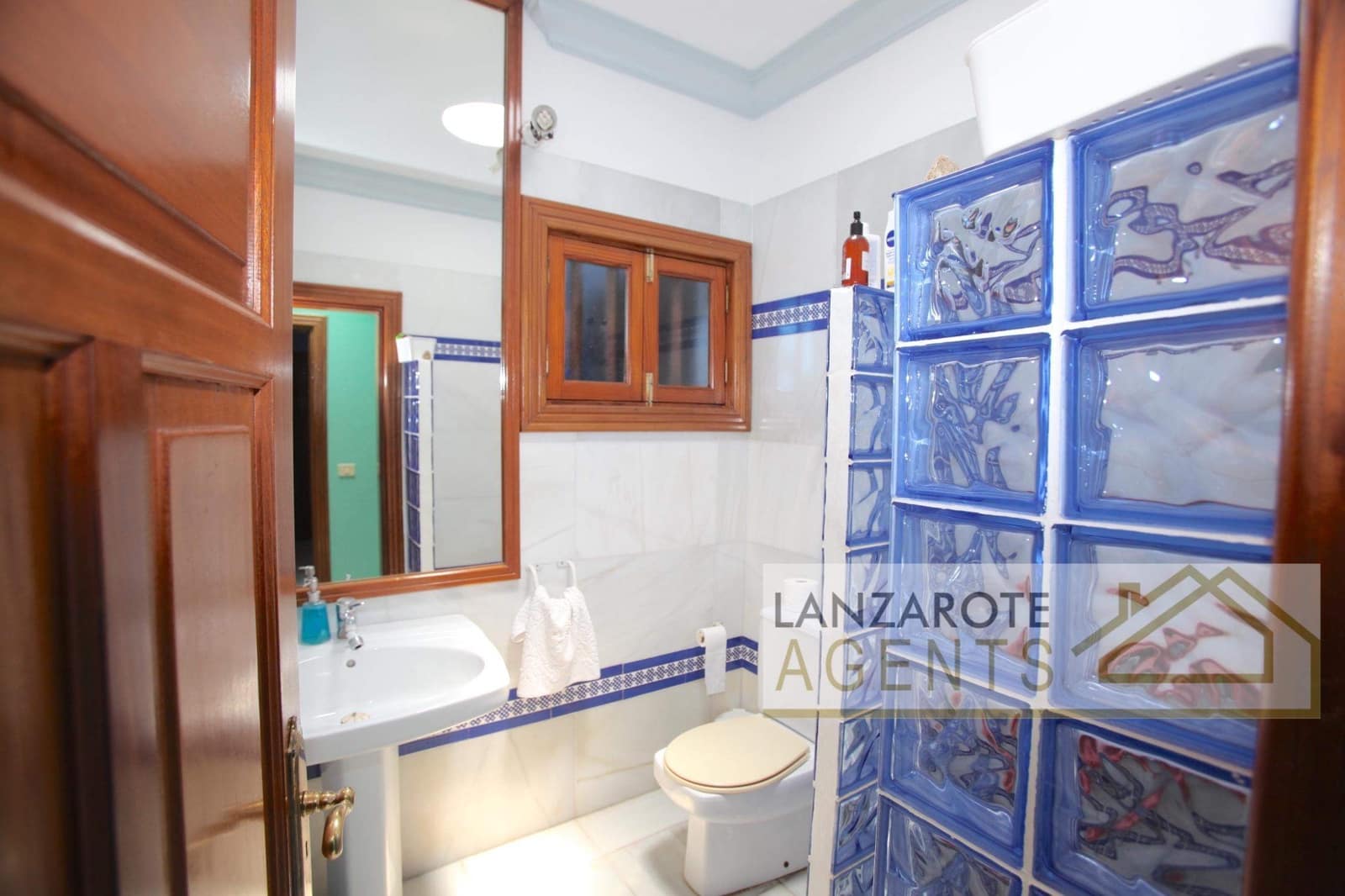 5 makuuhuone Huvila myytävänä paikassa Playa Blanca mukana uima-altaan - 897 000 € (Ref: 5548653)