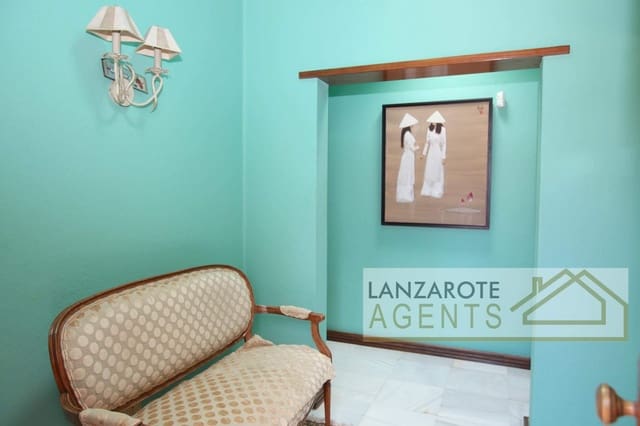 5 slaapkamer Villa te koop in Playa Blanca, Yaiza met zwembad - € 897.000 (Ref: 5548653)