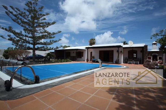 5 quarto Moradia para venda em Playa Blanca, Yaiza com piscina - 1 097 000 € (Ref: 5548653)