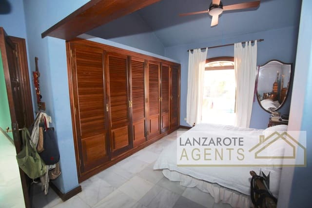 5 quarto Moradia para venda em Playa Blanca, Yaiza com piscina - 1 097 000 € (Ref: 5548653)