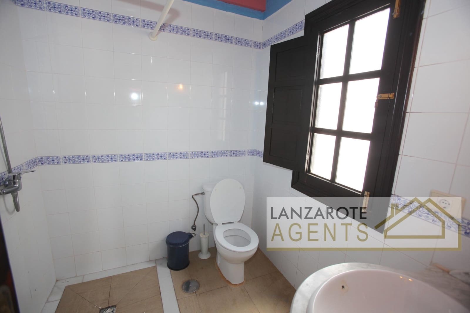 5 slaapkamer Villa te koop in Playa Blanca met zwembad garage - € 1.097.000 (Ref: 5548653)