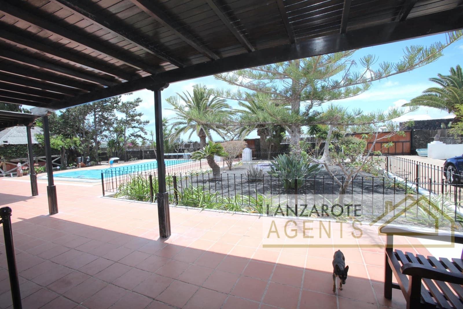 5 slaapkamer Villa te koop in Playa Blanca met zwembad garage - € 1.097.000 (Ref: 5548653)