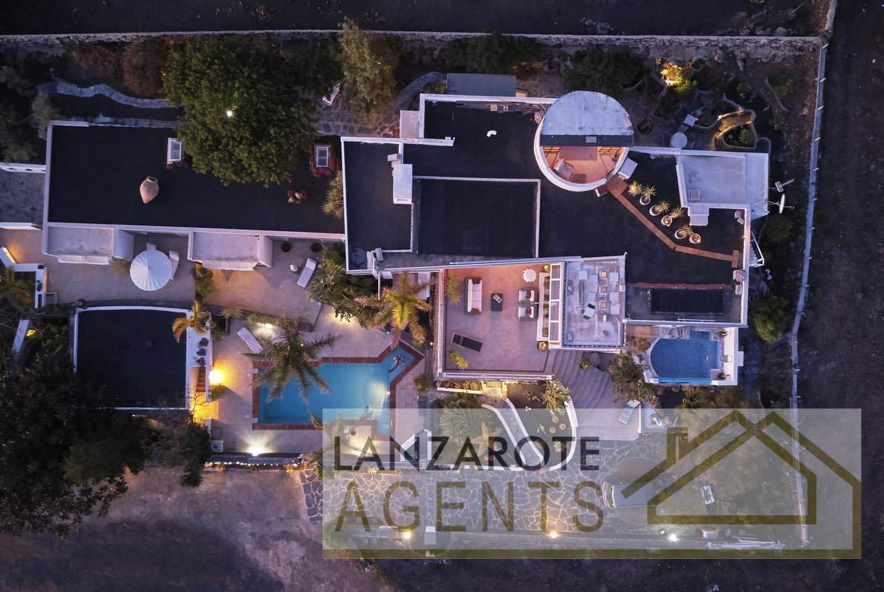 5 soveværelse Villa til salg i Las Brenas - € 1.299.000 (Ref: 5548657)