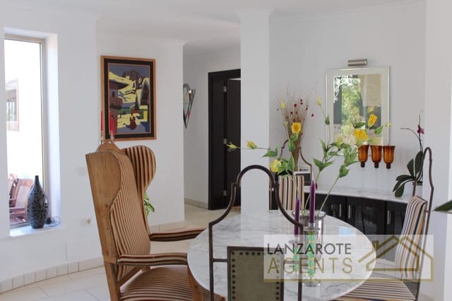 5 soverom Villa til salgs i Las Brenas, Yaiza med svømmebasseng - € 1 299 000 (Ref: 5548657)