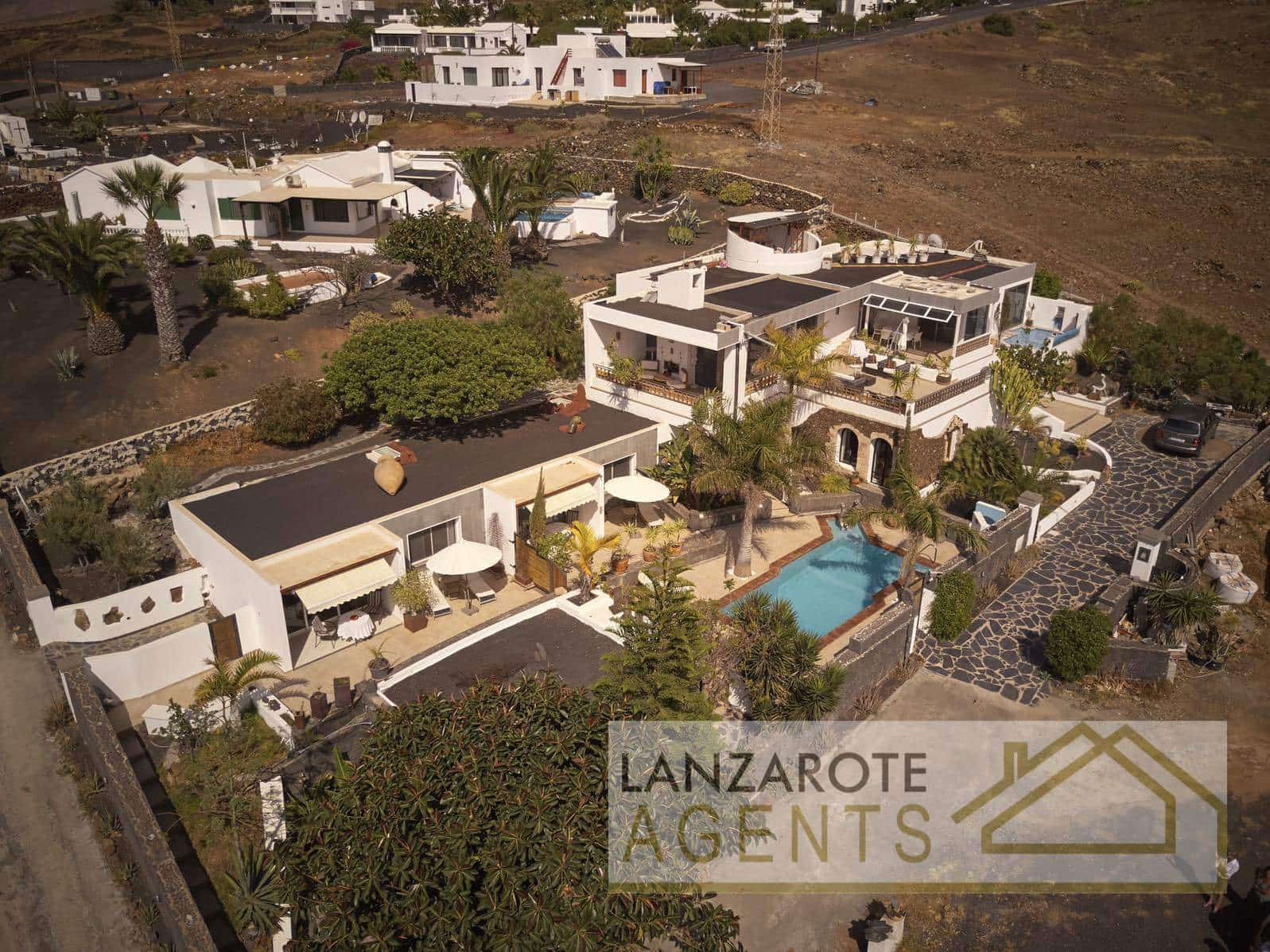 5 soverom Villa til salgs i Las Brenas med svømmebasseng - € 1 299 000 (Ref: 5548657)