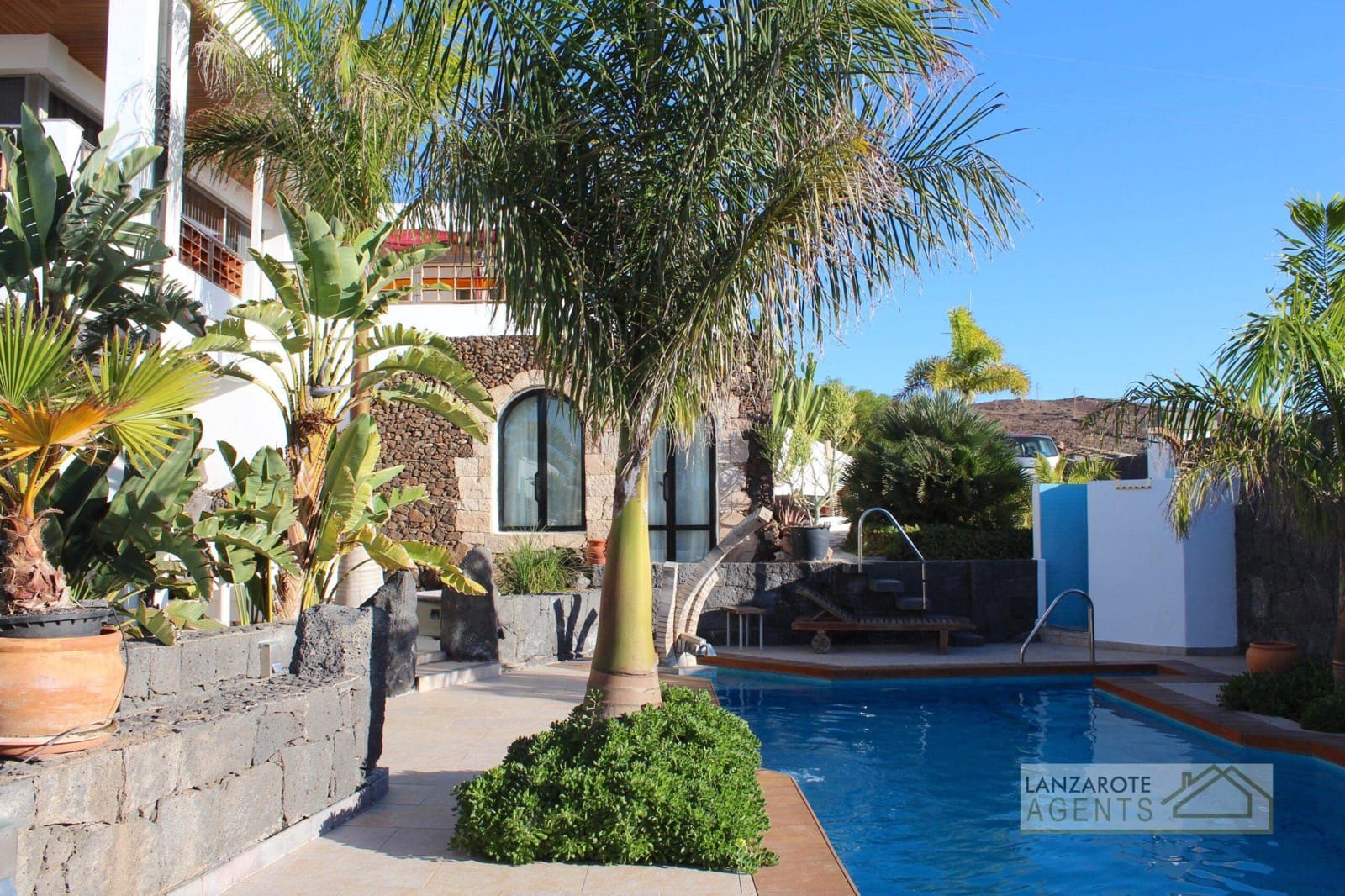 5 soverom Villa til salgs i Las Brenas med svømmebasseng - € 1 299 000 (Ref: 5548657)